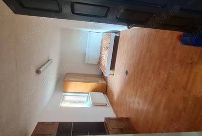 Inchiriez 2 camere la curte - 6