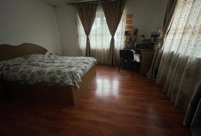 Casa de Vanzare - 3 camere, curte, 2 terase si gradina - 4