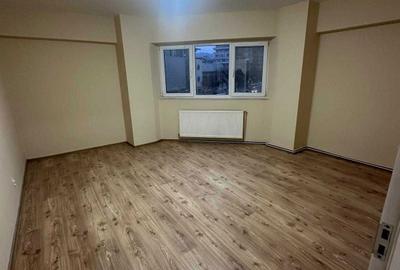 Apartament cu 2 camere decomandat în Traian - 3