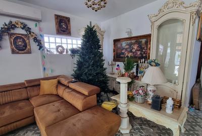 Casă individuală cu 7 camere cu Canalizare în Fundeni - 1