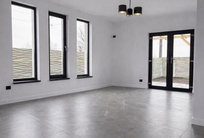 Casă cu 4 camere cu Teren 508 Mp în Central