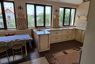 Casă cu 5 camere cu Teren 2000 Mp în Central - 6