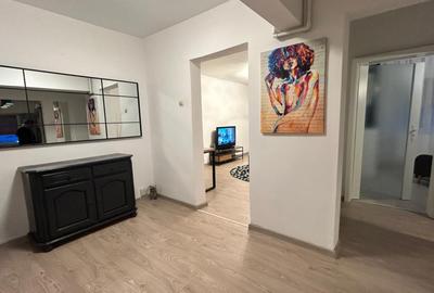 Apartament cu 3 camere decomandat, mobilat în Poarta 6 - 13