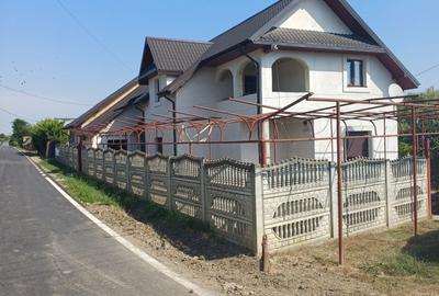 Casă cu 4 camere în Bălțați - 7