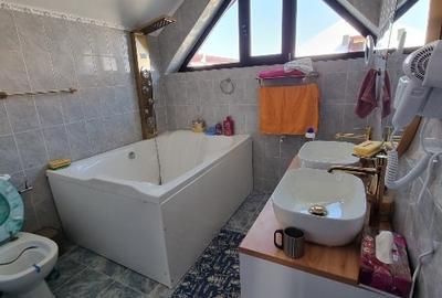 Casă individuală cu 5 camere cu Canalizare în Dobroești - 2