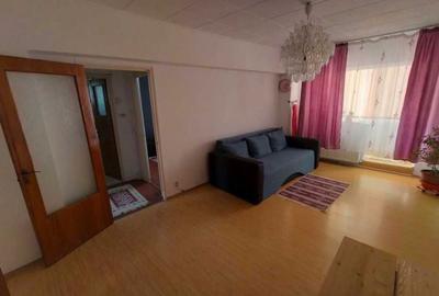 Apartament cu 2 camere semidecomandat, mobilat în Titan