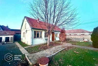 Teren 530 mp cu utilitati, constructie 3 camere cu centrala proprie,zona Poltura - 3