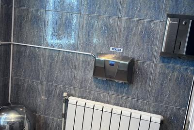 Spațiu comercial, de 98 mp, în Central - 3