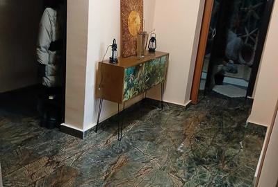 Apartament cu 4 camere decomandat în Găești