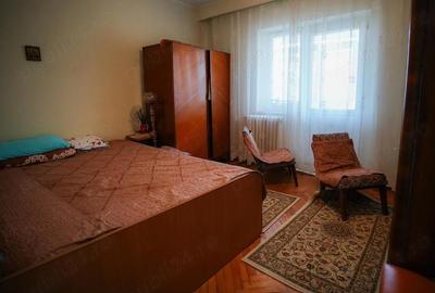 Apartament cu 4 camere decomandat în Ultracentral