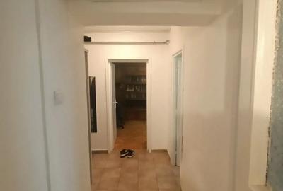 Proprietar,Vand Chiar in Complexul Studen?esc,Langa Stadion si Profi,Cu Centrala,Decomandat - 2