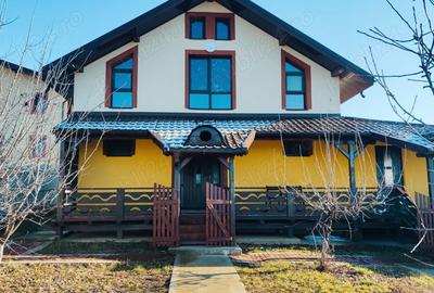 Casă cu 4 camere cu Teren 500 Mp în Bucium - 2