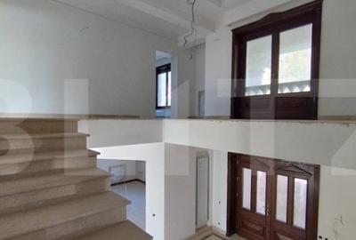 Spațiu comercial, de 600 mp, în Central - 14