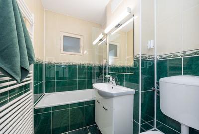 Apartament cu 3 camere semidecomandat în Tractorul - 9