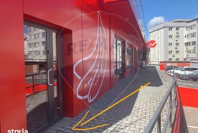 Spațiu comercial, de 70 mp, în Central - 4