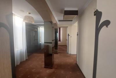 Spațiu comercial, de 430 mp, în Central - 19