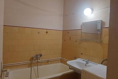 Garsonieră decomandată în Universitate - 12