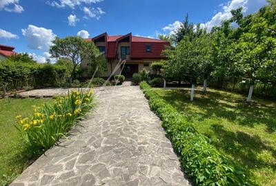 Casa cu livada si teren de 1935 mp - 1