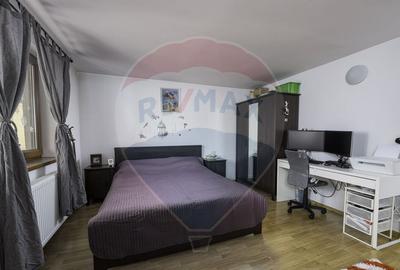 Vila cu 4 camere + terasa + curte + loc de parcare - Bacu... - 25