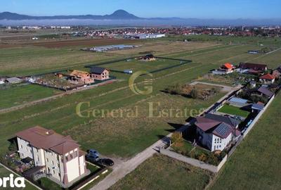 Teren de 2233 mp, în Central