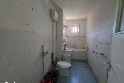Apartament cu 3 camere decomandat în Piața Centrală - 15