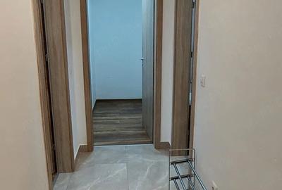 Apartament cu 3 camere decomandat în Tractorul - 7