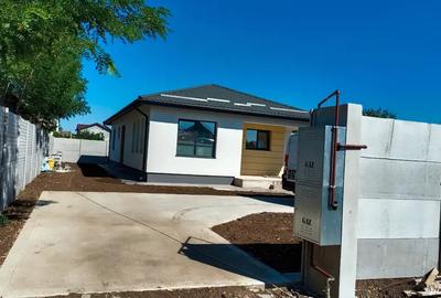 Casă cu 4 camere cu Teren 660 Mp în Vărăști - 2