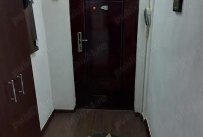 Garsonieră decomandată în Broșteni - 3