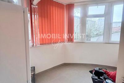 Apartament cu 3 camere în Cetate - 2