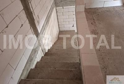 Casă în Periferie - 5