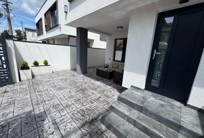 Duplex cu 4 camere cu Canalizare în Central - 31