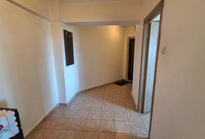 Apartament cu 3 camere semidecomandat, mobilat în Colentina - 16