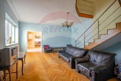 Casa individuala spatioasa cu potential in zona Lunei - 11
