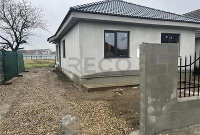 Casă cu 4 camere cu Teren 719 Mp în Livada de Bihor - 2