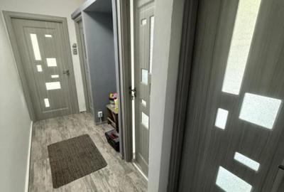 Apartament 3 camere semidecomandat, 50 mp, zona Segarcea - 1