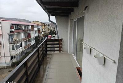 Apartament cu 2 camere semidecomandat, mobilat în Florești