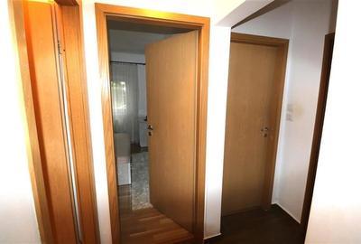 Apartament 3 camere decomandat, centrala proprie , zona Lipovei Apartament 3 camere decomandat, centrala proprie , zona Lipovei - 9