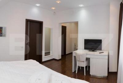 Casă cu 4 camere cu Teren 2456 Mp în Livezeni - 2