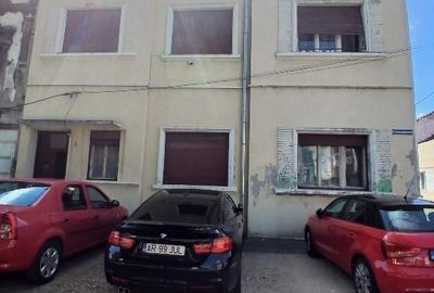 Apartament cu 3 camere decomandat în Boul Roșu - 2