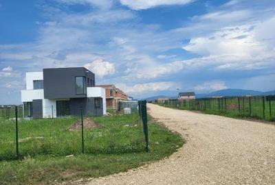 Teren duplex,Lempes Village,autorizarie,toate utilitatile,imprejmuit 70e mp - 2