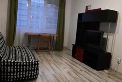 Apartament cu 2 camere semidecomandat în Centrul Civic