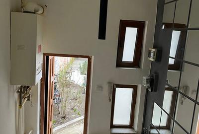 Casă cu 2 camere decomandat în Central - 2