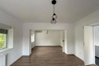 Casă cu 6 camere cu Teren 250 Mp în Tineretului - 2