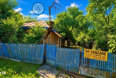 Casă cu 4 camere în Hătcărău