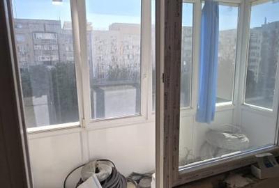 SE VINDE APARTAMENT PREGATIT PENTRU RENOVAT 2 CAMERE CONF. 1  iANCUULUI METROUL - 10