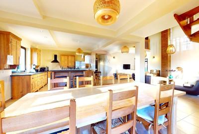 Casă individuală cu 7 camere cu Teren 1672 Mp în Sohodol - 19