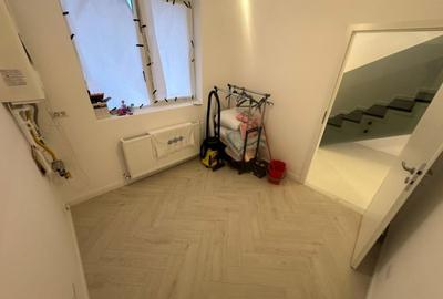 Casă cu 3 camere cu Canalizare în Dobroești - 10