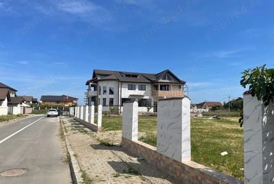 Casă cu 6 camere cu Teren 1000 Mp în Central - 4