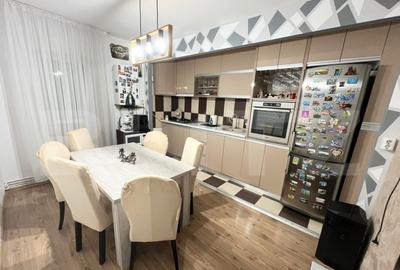 Apartament 3 camere, 67 mp, zona Micro 11 - 11