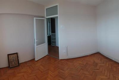 Apartament cu 3 camere decomandat în Călărași - 6